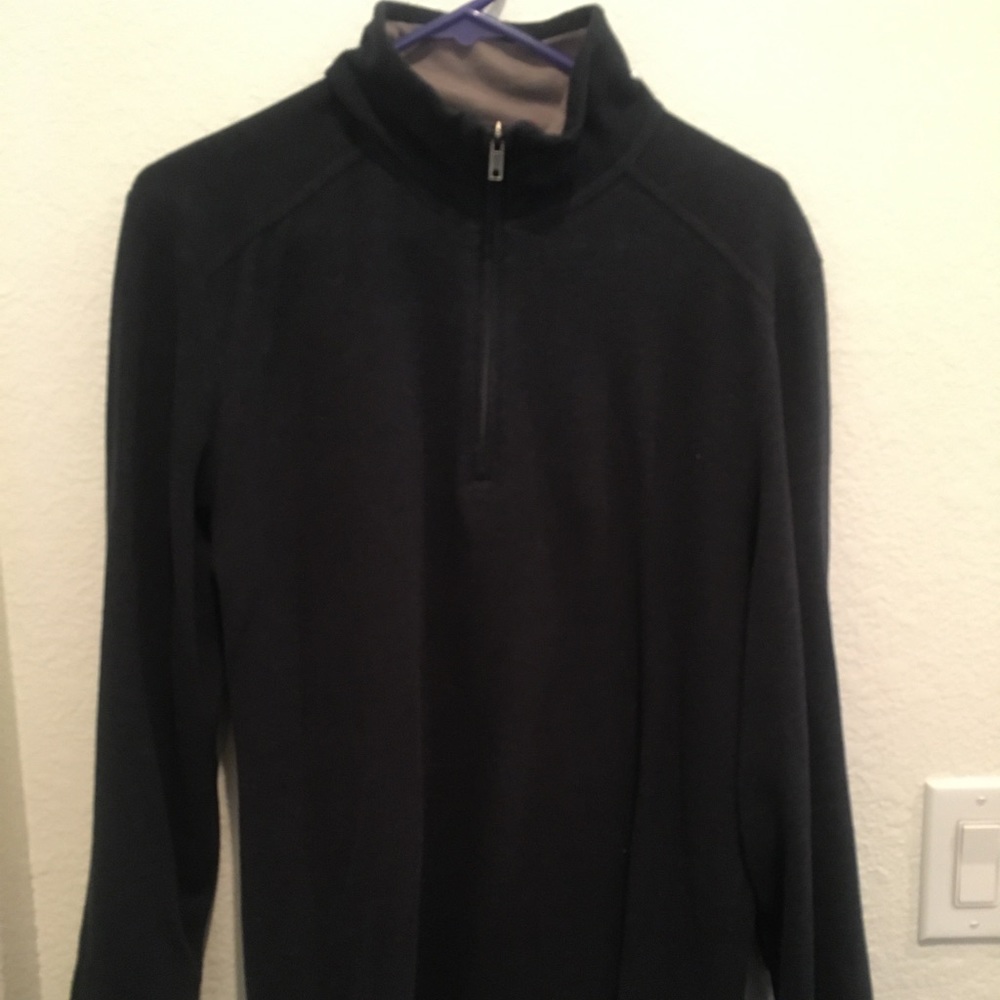 Navy 9 1/4 zip long sleeve pullover size: M